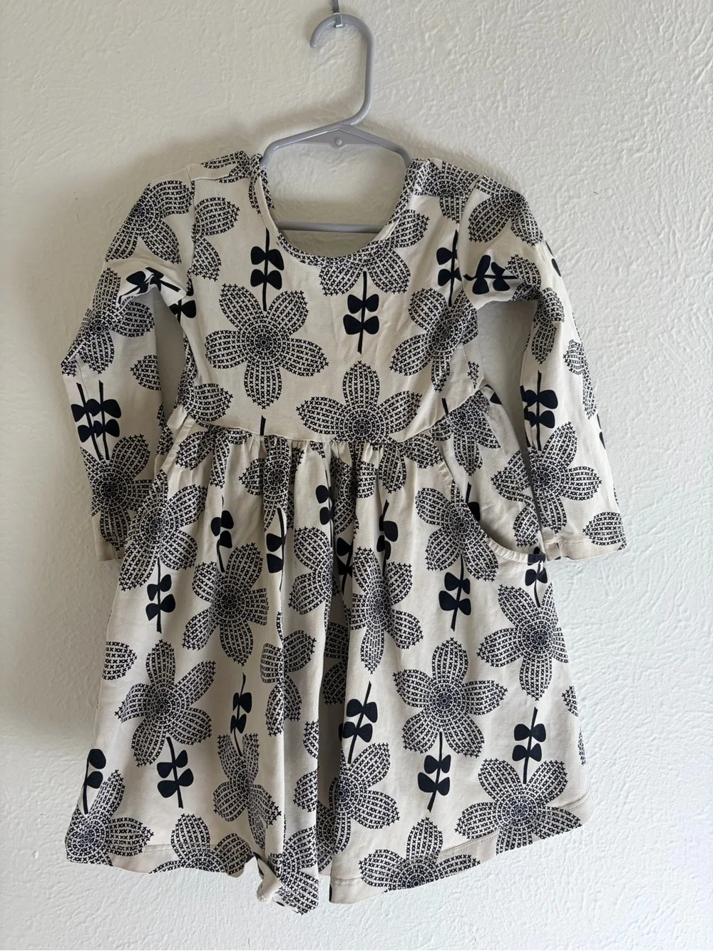 Hanna Andersson Black Floral Print Long-Sleeve Dress